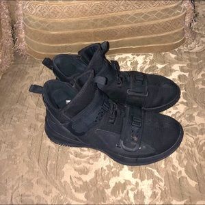 LeBron Nike Basketball Shoes